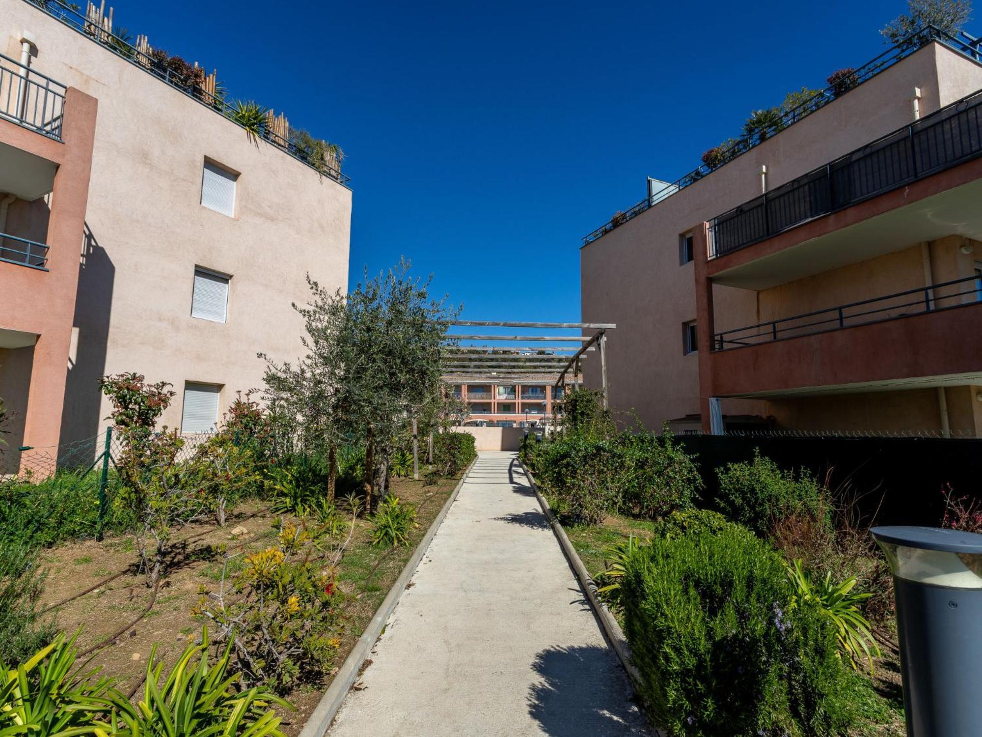 Apartment Le Jardin Du Loderi-1 By Interhome Борм-ле-Мимоза Екстериор снимка